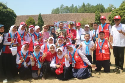 MTsN 1 Banjarnegara meraih juara umum Jumbara PMR Madya 2026 dengan nilai 893,83. Sebanyak 49 kontingen SMP dan MTs ikut berkompetisi.