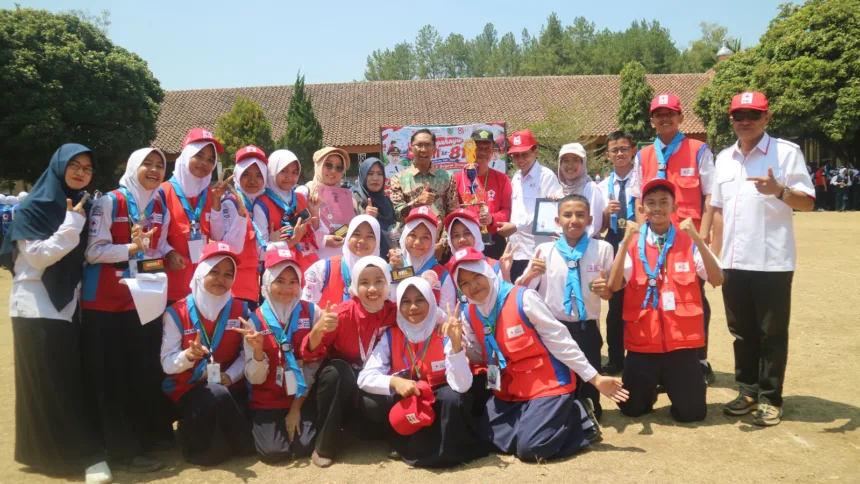 MTsN 1 Banjarnegara meraih juara umum Jumbara PMR Madya 2026 dengan nilai 893,83. Sebanyak 49 kontingen SMP dan MTs ikut berkompetisi.