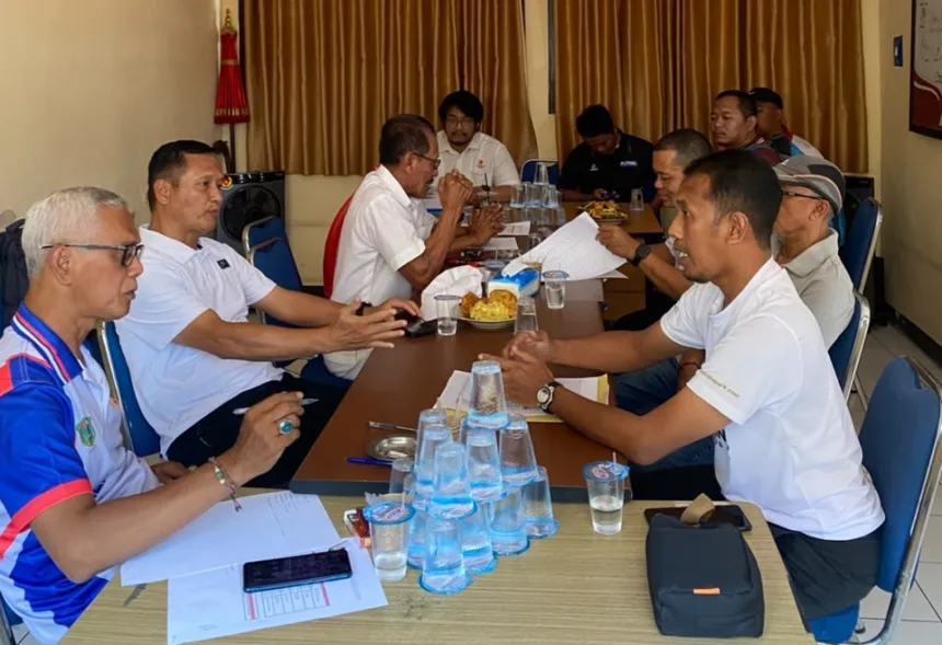 KONI Banjarnegara mematangkan persiapan menghadapi Porprov Jateng 2026 dengan memetakan potensi medali dan memperkuat kesiapan atlet, cabor, serta pelatih untuk mengejar target tujuh besar.