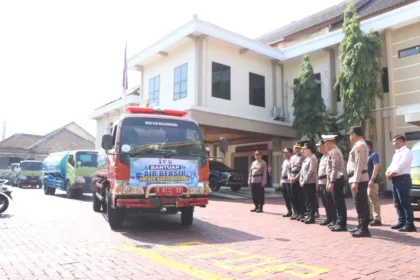 Polres Banjarnegara kirimkan bantuan air bersih ke Kebutuhjurang
