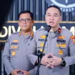 Karopenmas Divisi Humas Polri, Brigjen Pol. Trunoyudo Wisnu Andiko saat memberiakan keterangan pers terkait Kombes F.(Foto: humas.polri.go.id)