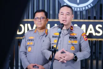 Karopenmas Divisi Humas Polri, Brigjen Pol. Trunoyudo Wisnu Andiko saat memberiakan keterangan pers terkait Kombes F.(Foto: humas.polri.go.id)
