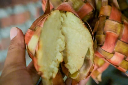 Kupat Landan merupakan kuliner khas Klampok Banjarnegara