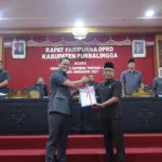 Penyerahan Raperda APBD Purbalingga 2027 dilakukan dalam sidang paripurna DPRD Purbalingga