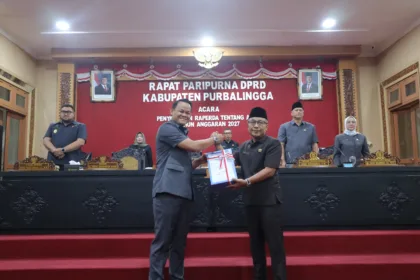 Penyerahan Raperda APBD Purbalingga 2027 dilakukan dalam sidang paripurna DPRD Purbalingga