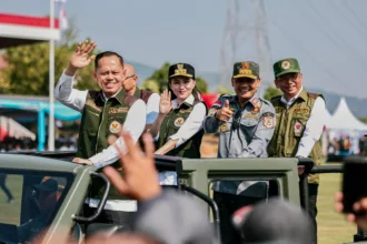 Sebanyak 243.543 Satlinmas Jateng diperkuat melalui konsep Hansip Reborn. Satlinmas disiapkan menghadapi bencana, menjaga ketertiban hingga menangkal hoaks