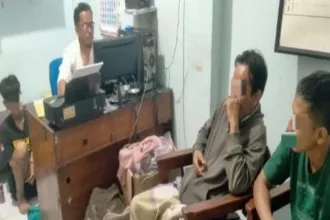 Warga Kecamatan Kebasen, Kabupaten Banyumas yang mencuri burung murai diperiksa petugas Unit Reskrim Polsek Kebasen.(Foto: Polresta Banyumas)