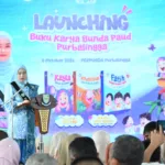 Bunda PAUD Purbalingga Bunda Hani meluncurkan tiga buku cerita anak dan mendonasikan 240 buku untuk mendorong budaya membaca sejak dini.