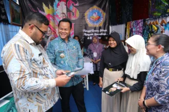 Festival Literasi Purbalingga 2026 resmi dibuka. Masyarakat didorong mengubah pengetahuan dari bacaan menjadi karya, inovasi, dan peluang ekonomi.
