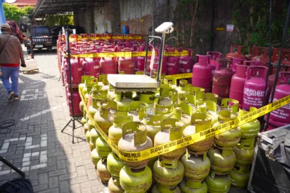 Barang bukti yang berhasil diamankan dari ungkap kasus Polda Jateng terkait penyalahgunaan BBM dan LPG bersubsidi