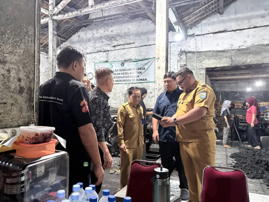 Sebanyak 26 ton briket arang tempurung kelapa dari Purbalingga dikirim ke Yordania. Pemkab mendorong pelaku usaha lokal memperluas pasar ekspor.