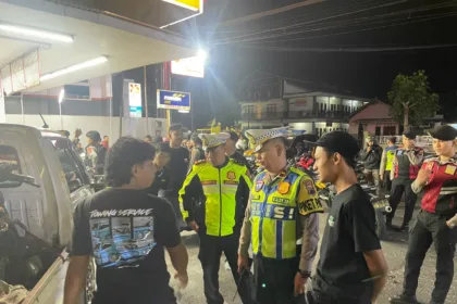 Polisi saat menggelar razia untuk menjawab keresahan warga terkait maraknya balap liar di Banjarnegara