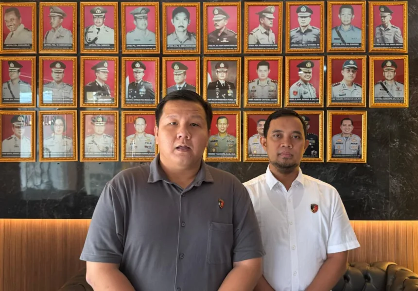 Kasatreskrim Polres Banjarnegara AKP Ori Friliansa Utama didampingi Kanit Tipikor saat memberikan keterangan pers terkait dugaan korupsi
