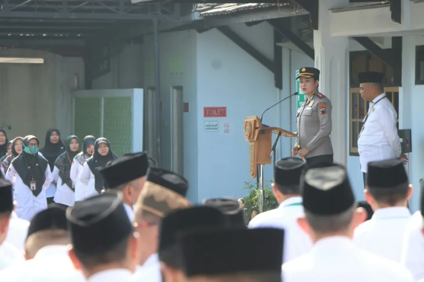 Polres dan Kemenag Banjarnegara menandatangani MoU untuk memperkuat keamanan madrasah serta mencegah perundungan, narkoba, dan judi online.