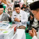 Sebanyak 62 pasangan mengikuti Santri Mantu di MAJT Semarang. Wagub Jateng Taj Yasin mengapresiasi program nikah akbar yang juga mendukung kemandirian ekonomi keluarga.